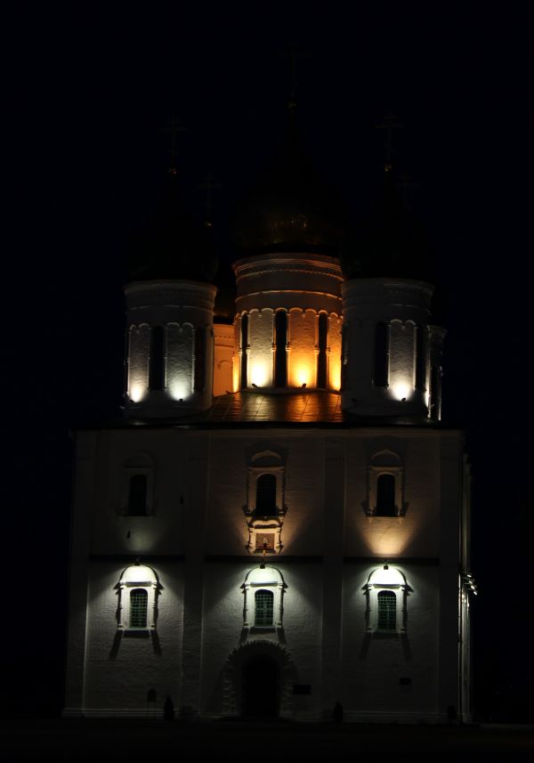 Успенский собор ночью. Коломна