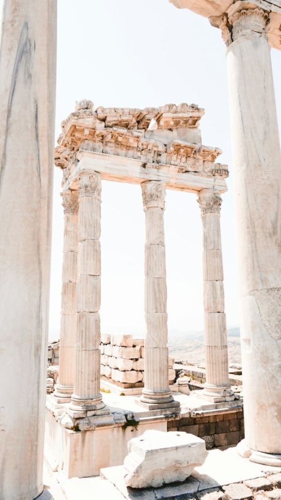 Античный храм в Пергаме (Турция)